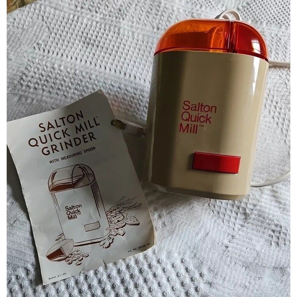 VTG 1977 Salton Quick Mill Grinder w. Measuring Spoon #GC-4 4.5" x 6.75" USA